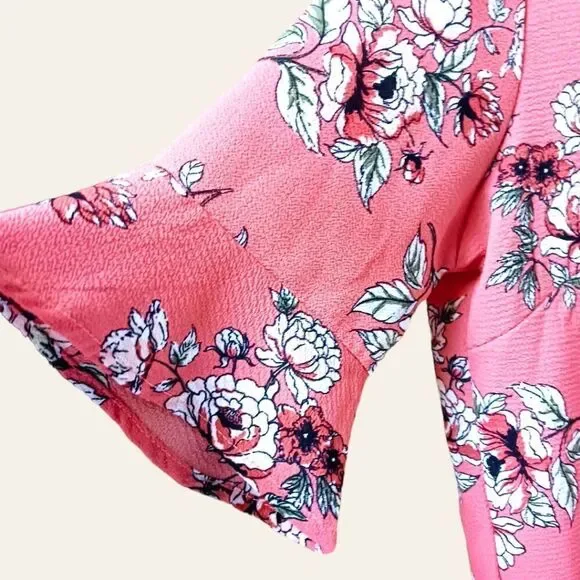 ALMOST FAMOUS Women's large gauzy floral print short Sleeve blouse. - Picture 6 of 15